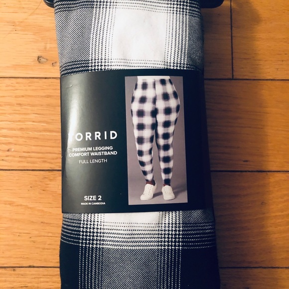 Comfort waist premium legging by Torrid - Picture 2 of 8